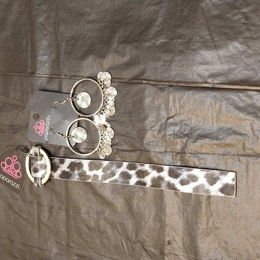 NWT Paparazzi Animal Print Bracelet & Silverstone Medallion Hoop Earring Combo